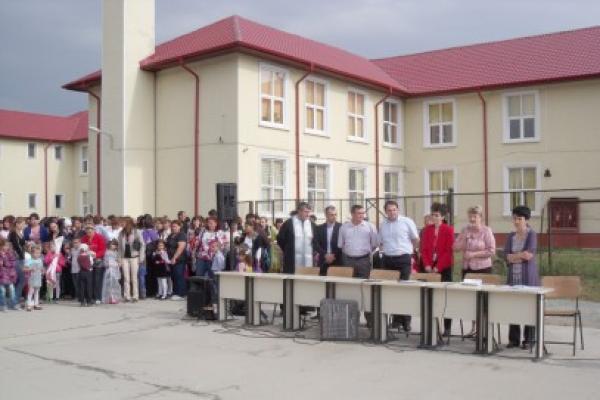A sunat clopoţelul şi la Cobadin: elevii au intrat la ore